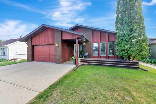 5209 47 St, Lloydminster, AB, T9V0G3 | Card Image