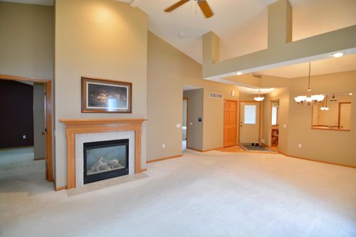 15649 Flackwood Way, Apple Valley, MN, 55124-5867 | Card Image