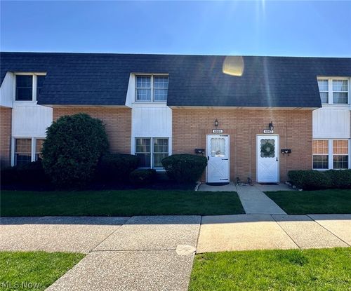 6960 S Parkway Drive, Middleburg Heights, OH, 44130 | Card Image