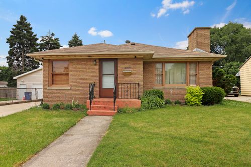 2514 E Crescent St, RACINE, WI, 53403-3130 | Card Image