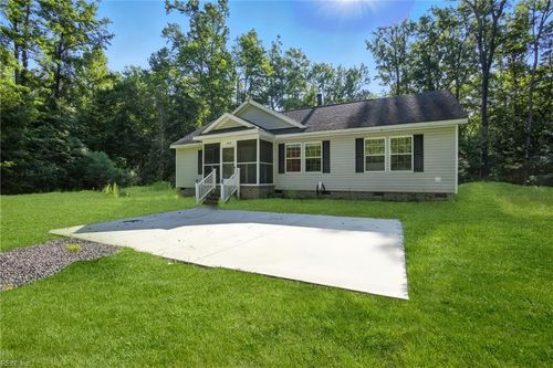 17858 Bowling Green Rd, Smithfield, VA, 23430-6864 | Card Image