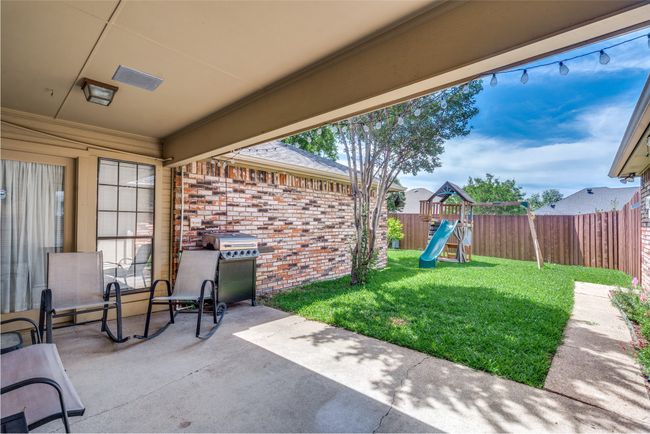View of patio and yard | Image 31