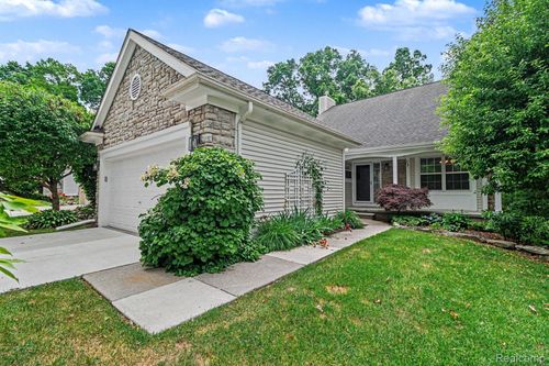 6573 Summit Rdg, Clarkston, MI, 48346-3487 | Card Image
