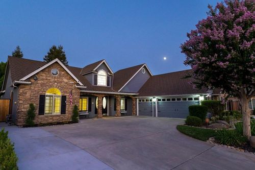 302 N Denton Court, Visalia, CA, 93291 | Card Image