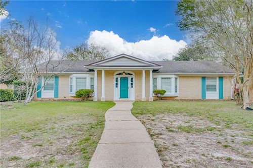 375 Bridle Path Way, Mobile, AL, 36608-5401 | Card Image