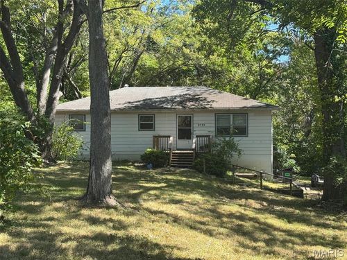 9723 Greenridge Heights Rd, Fairview Heights, IL, 62208-2302 | Card Image