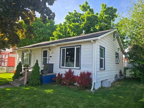 1611 E Bridgeport Ave, Spokane, WA, 99207-4749 | Card Image