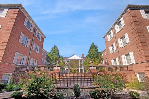 apt-2-2252 Sherman Ave, Evanston, IL, 60201-2490 | Card Image