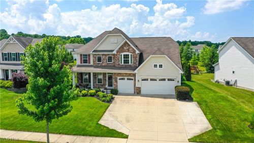 8028 Megan Meadow Dr, Hudson, OH, 44236-4532 | Card Image