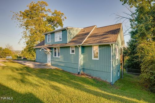 548 Floyd St, Bristol, VA, 24201-3239 | Card Image