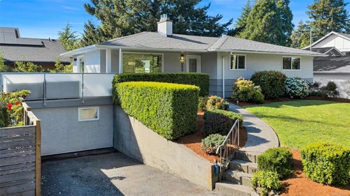 4474 Torquay Dr, Victoria, BC, V8N3L5 | Card Image