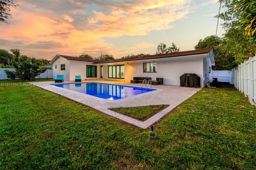 1850 Ne 199th St, Miami, FL, 33179-3120 | Card Image