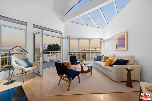 304-2913 3rd St, Santa Monica, CA, 90405-5486 | Card Image