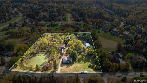 13278 9 Mile Rd, South Lyon, MI, 48178-9518 | Card Image