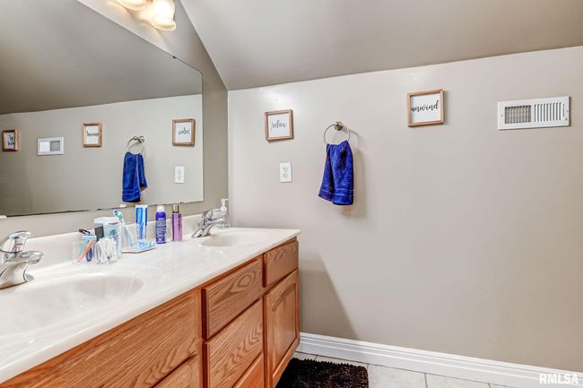 258 E Elm St, House other with 4 bedrooms, 2 bathrooms and null parking in Waverly IL | Image 19