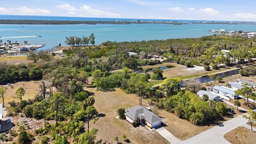 3000 Bourbon St, ENGLEWOOD, FL, 34224-9046 | Card Image