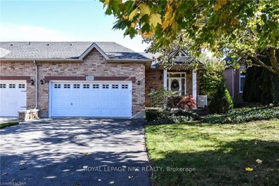 2290 Stonehaven Ave, House attached with 2 bedrooms, 2 bathrooms and 6 parking in Niagara Falls ON | Image 1