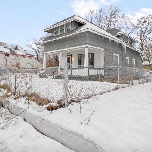 909 Baker St, Lansing, MI, 48910-1766 | Card Image