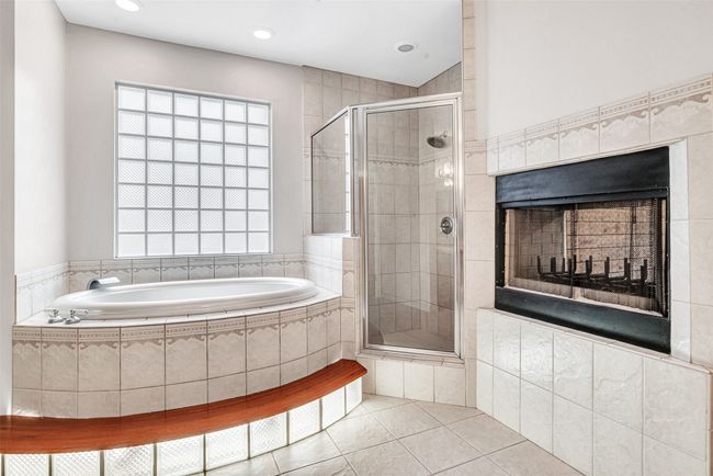 Primary En-suite Bath | Image 14