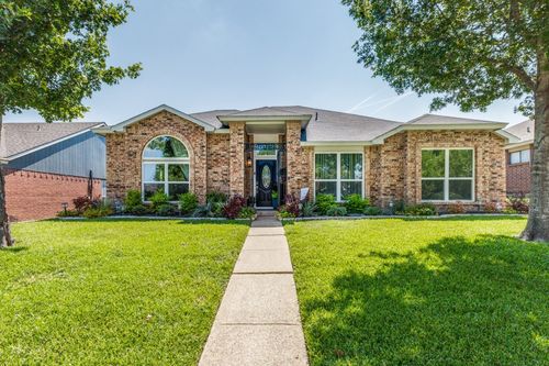 2020 Meadowbrook Dr, Mesquite, TX, 75149-8620 | Card Image