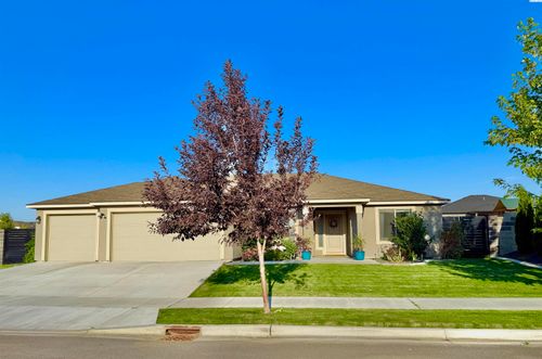 3325 S Mckinley St, Kennewick, WA, 99338-1532 | Card Image