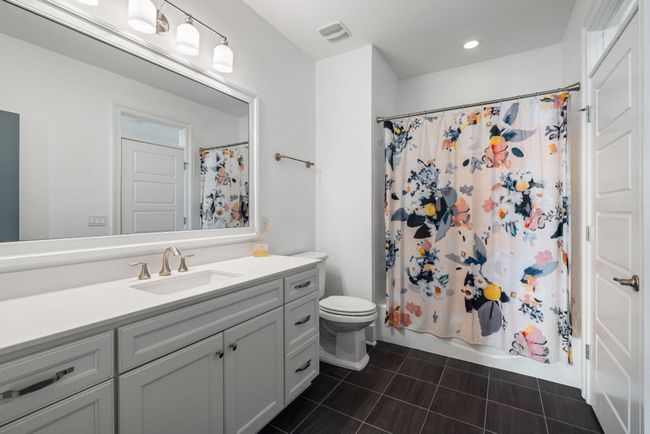 Guest Bathroo | Image 34