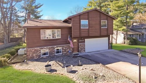 2978 Sandy Lake Road, Ravenna, OH, 44266 | Card Image