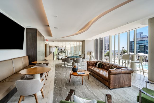 With multiple owners’ lounges on the 8th floor, you’ll find the perfect place to relax or entertain guests. | Image 43