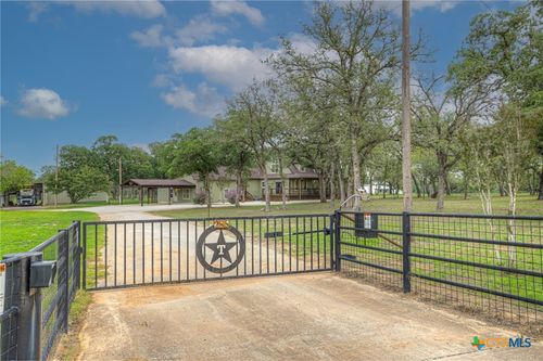 285 Rangeland Road, Seguin, TX, 78155 | Card Image