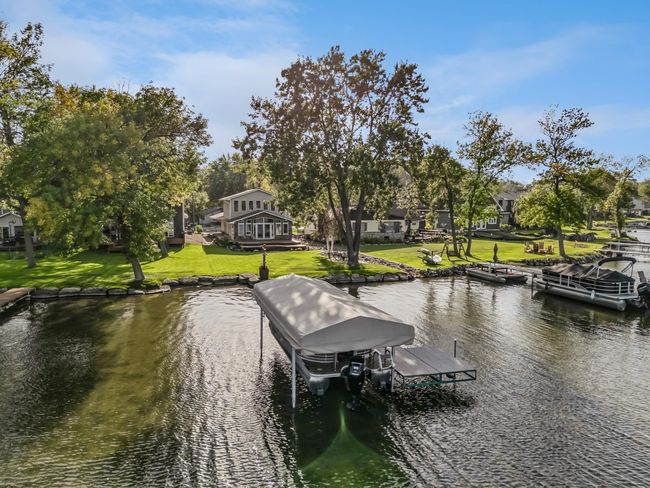 Boat lift is not included in sale but dock can be! | Image 16