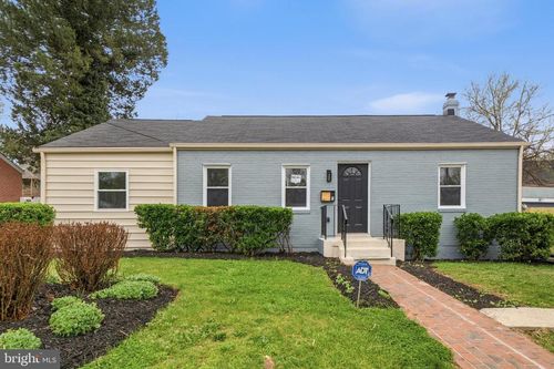 5601 Spring Rd, BLADENSBURG, MD, 20710-1529 | Card Image