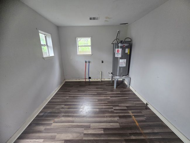 1005 S Sycamore St, Home with 3 bedrooms, 2 bathrooms and 1 parking in Crockett TX | Image 15