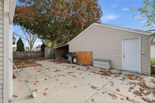 9045 W Butler Place, Milwaukee, WI, 53225 | Card Image