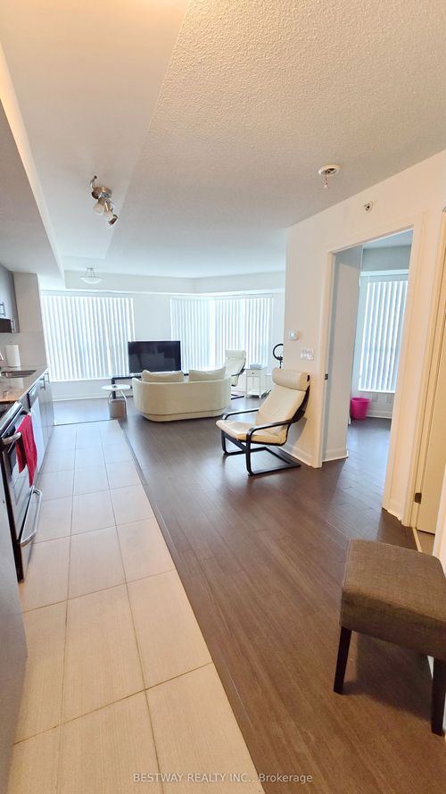 208-75 Av Norman Bethune, Richmond Hill, ON, L4B0B6 | Card Image