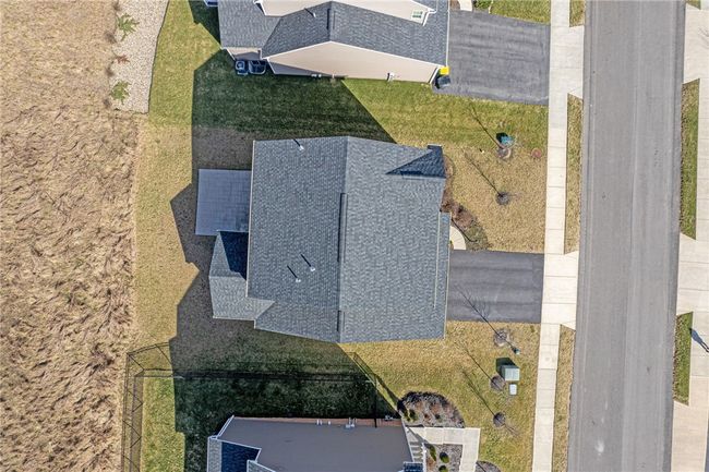 114 Magnolia Dr, House other with 3 bedrooms, 3 bathrooms and 2 parking in Mc Kees Rocks PA | Image 4