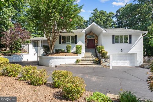10332 Eclipse Ln, GREAT FALLS, VA, 22066-1730 | Card Image
