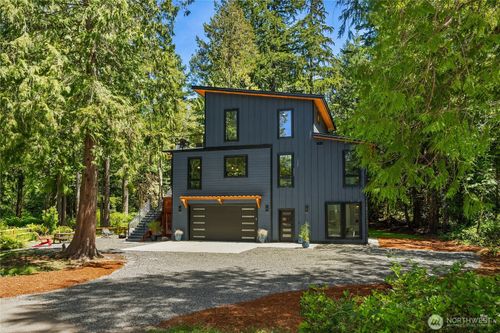 10399 Ne Pine Way, Bainbridge Island, WA, 98110-3705 | Card Image