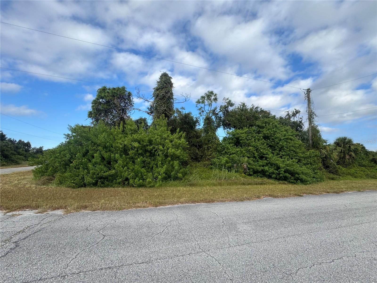 Land in NORTH PORT 5