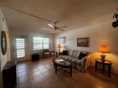 apt-w209-2050 Ne 39th St, Lighthouse Point, FL, 33064-7459 | Card Image