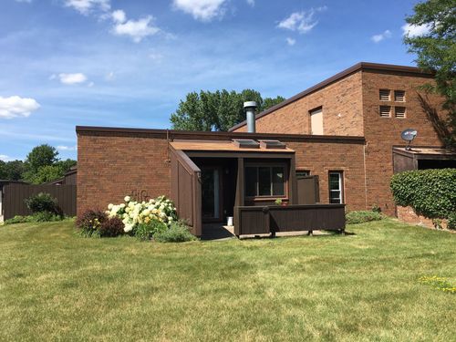 apt-18-350 Oakwood Dr, New Brighton, MN, 55112-3379 | Card Image