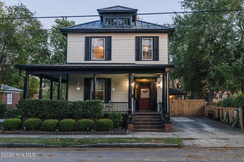 615 New St, New Bern, NC, 28560-4821 | Card Image