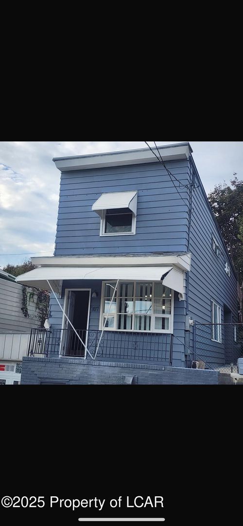 307 W Poplar St, Shenandoah, PA, 17976-2163 | Card Image