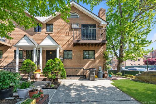 136-49 58th Ave, Flushing, NY, 11355-5230 | Card Image