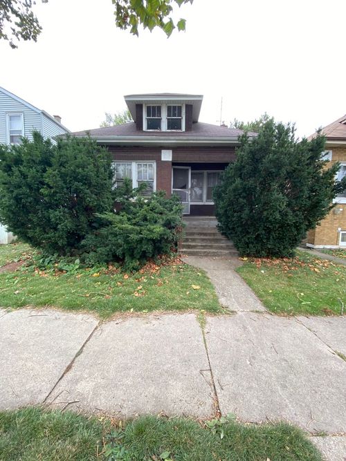 2632 N Marmora Ave, Chicago, IL, 60639-1251 | Card Image