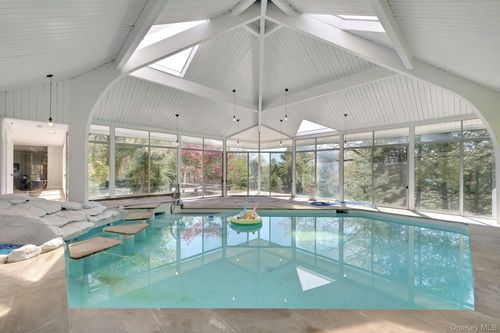 380 Cross River Rd, Katonah, NY, 10536-3510 | Card Image