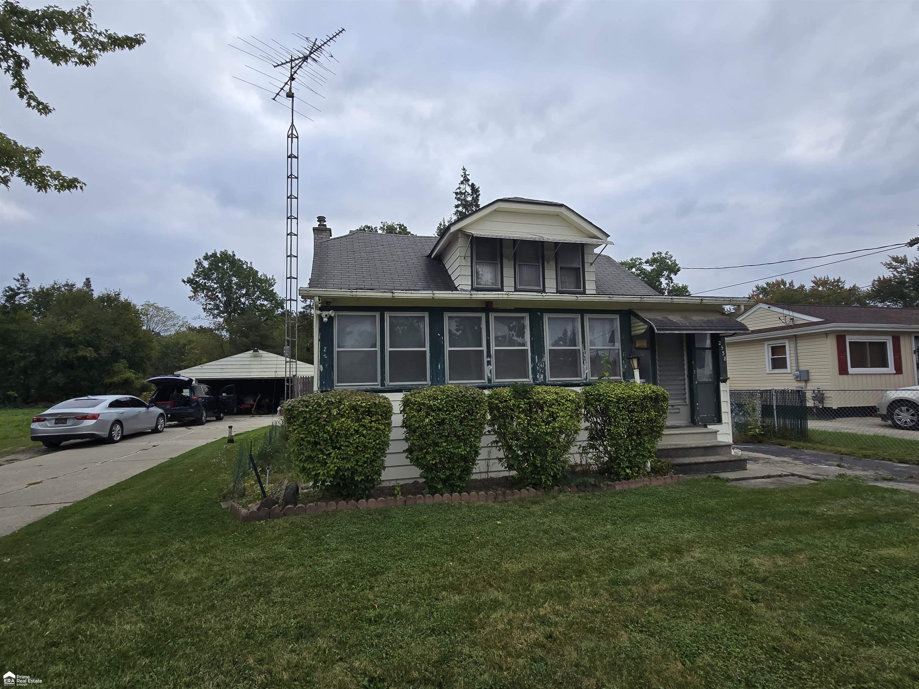 Mccollum Ave, Flint, MI 48504