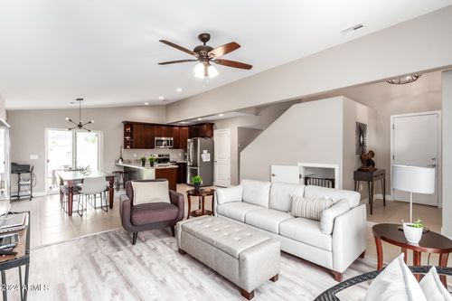 2644 E Sylvia St, Phoenix, AZ, 85032-7048 | Card Image