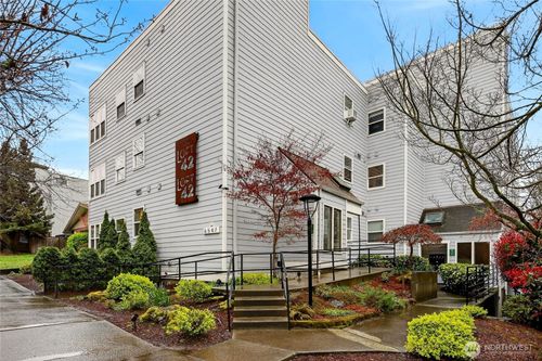 303-6547 42nd Ave Sw, Seattle, WA, 98136-3201 | Card Image
