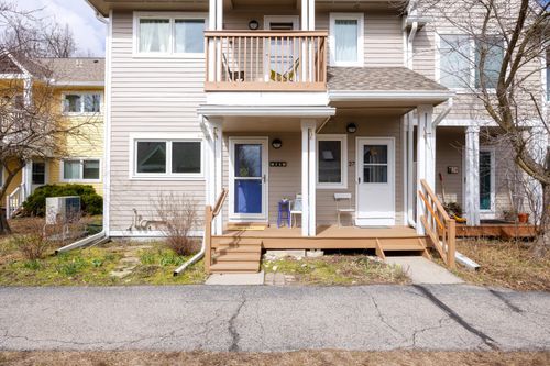 26-424 Little Lake Dr, Ann Arbor, MI, 48103-6207 | Card Image