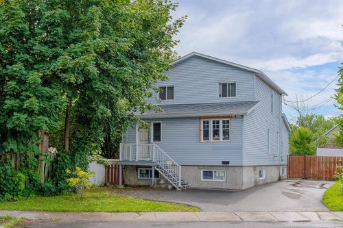 1050 Boul Arthur-Sauvé, Laval, QC, H7R3W1 | Card Image